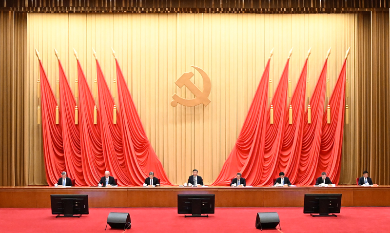 4月3日,学习贯彻习近平新时代中国特色社会主义思想主题教育工作会议在北京召开。中共中央总书记、国家主席、中央军委主席习近平出席会议并发表重要讲话。李强、赵乐际、王沪宁、蔡奇、丁薛祥、李希、韩正出席会议。 4月3日,学习贯彻习近平新时代中国特色社会主义思想主题教育工作会议在北京召开。中共中央总书记、国家主席、中央军委主席习近平出席会议并发表重要讲话。李强、赵乐际、王沪宁、蔡奇、丁薛祥、李希、韩正出席会议。